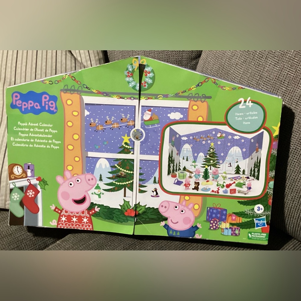 Peppa Pig Advent Calendar 24 Surprise Toys 4 Special Holiday Figures
